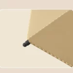 Parapluie beige de luxe avec couture soignée et embout noir, design vintage élégant pour compléter la collection [Collection].