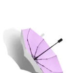 Parapluie anti-UV coloré lilas ouvert, élégant et pratique, parfait pour se protéger du soleil, design moderne, fond blanc.