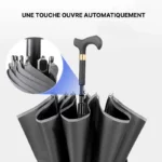 Parapluie canne semi-automatique élégant, ouverture facile, design moderne avec plis visibles et poignée ergonomique.