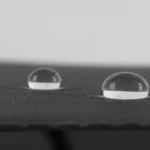 Parapluie pliant semi-automatique, résistant à l'eau, design élégant et pratique, parfait pour se protéger efficacement de la pluie.