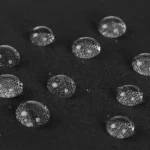 Parapluie tempête automatique, collection moderne, avec tissu imperméable noir et design résistant aux intempéries.