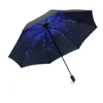 Parapluie tempête compact motif galaxie bleu et noir, design élégant, idéal pour une protection fiable et un style unique.