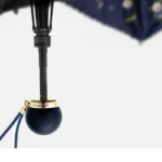 Parapluie femme léger OLYCAT, manche noir, détail rond métal doré bleu, design élégant, idéal protection pluie, [Collection].