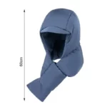Capuche de pluie avec écharpe en tissu bleu 60 cm, idéale pour se protéger du froid et de la pluie. Accessoire pratique et élégant.