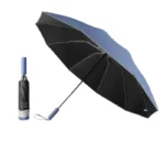 Grand parapluie résistant, pliable, noir et bleu, ouvert avec étui compact, idéal pour la protection contre la pluie.