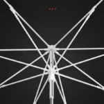 Parapluie de pêche épais avec structure robuste, baleines blanches et mât en métal, idéal pour la pêche en extérieur.