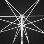 Parapluie de pêche réglable, structure robuste en métal, protection optimale contre la pluie, parfait pour pêcheurs.