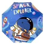 Parapluie enfant cosmonaute, motif astronaute avec fusées et planètes sur fond bleu, idéal pour les amateurs d'espace.