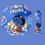 Parapluie enfant cosmonaute Space Explorer avec illustration colorée d'astronaute et motifs espace, housse assortie incluse.