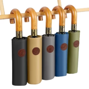 Parapluies pliants pour homme avec manches bois, dans des housses multicolores : noir, beige, gris, bleu et olive, [Collection].