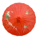 Parapluie japonais vintage rouge avec motifs floraux élégants, accessoire unique issu de la collection [Collection].