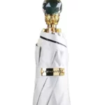 Parapluie luxe avec poignée ronde, en satin blanc, détail doré et manche cristal, parfait pour un style sophistiqué sous la pluie.