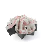 Parapluie mariage brodé élégant avec motif floral et dentelle, accessoire chic et pratique, parfait pour les mariages romantiques.