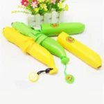Parapluie original banane coloré, design fruit, teintes jaunes et vertes, accessoire pratique et unique, idéal pour toutes saisons.