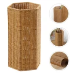 Porte-parapluie en rotin hexagonal de la collection [Collection], design naturel et élégant pour un rangement pratique et décoratif.