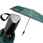 Parapluie vert élégant, motif légion scoutisme, poignée hexagonale moderne, pratique et compact pour toutes occasions.