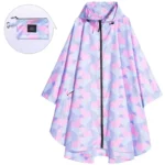 Poncho femme respirant à motif géométrique rose et bleu, léger et imperméable, avec capuche et pochette de rangement incluse.