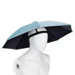 Chapeau parapluie bleu clair avec large visière, support réglable, idéal protection pluie/soleil, accessoire unique et pratique.