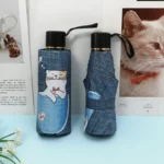 Parapluie automatique avec pochette en motif original de chat, design élégant et pratique, accessoire tendance pour la pluie.