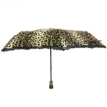 Parapluie automatique en dentelle avec motif léopard, élégant et pratique pour rester stylé et protégé par temps de pluie.