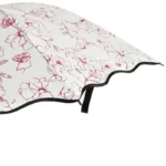 Parapluie pliable femme au design floral rouge sur fond blanc, élégant et pratique pour allier style et protection contre la pluie.