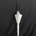 Parapluie homme luxe avec poignée tête de cheval, design élégant et raffiné, idéal pour compléter un style sophistiqué.