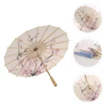 Parapluie japonais chic, motif floral, structure en bambou beige, parfait pour un style raffiné et une protection contre la pluie.