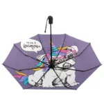 Parapluie violet original avec motif chien-unicorne portant des lunettes et texte I am so majestic, idéal pour égayer les jours de pluie.