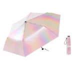 Parapluie rose irisé ouvert, fini holographique brillant, design original, accessoire tendance, avec housse assortie.