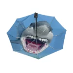 Parapluie original 3D motif requin bleu, design unique et tendance, idéal pour affronter la pluie avec style et originalité.