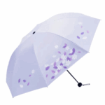 Parapluie pliant manuel lavande avec motifs floraux blancs et violets, chic et pratique pour élégance sous la pluie.