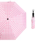 Parapluie pliable vichy rose élégant, compact avec housse de rangement idéale pour un style raffiné même par temps de pluie.