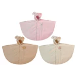Poncho bébé avec capuche, disponible en rose, beige et blanc, motifs animaux ludiques pour enfant, pratique et coloré.