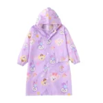 Poncho bébé à longues manches violet, motifs animaux adorables et capuche, parfait pour protéger les tout-petits de la pluie.
