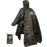 Poncho homme long camouflé avec capuche, facile à ranger, parfait pour les activités outdoor sous la pluie.