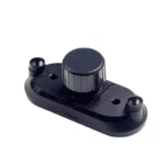 Porte parapluie sac à dos en plastique noir, réglable avec bouton central et ajustements latéraux, pratique et fonctionnel.