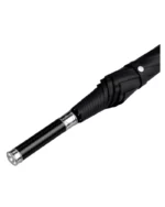 Grand parapluie chic noir avec poignée moderne et finition carbone argentée, parfait pour un style élégant et raffiné.