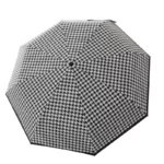 Parapluie anglais automatique élégant, motif pied-de-poule noir et blanc, accessoire stylé pour rester au sec avec classe.