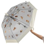 Parapluie transparent avec motifs chiens et chats, poignée beige, élégant et pratique, parfait pour se protéger avec style sous la pluie.