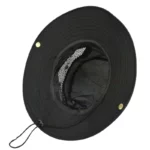 Chapeau solaire imperméable noir à large bord, protection anti-UV et pluie avec filet intérieur et cordon de maintien.