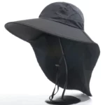 Chapeau de pluie bob imperméable noir, anti-UV avec protège-nuque et aération latérale, idéal contre la pluie et le soleil.