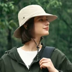 Chapeau de pluie bob femme beige, bord 6 mm, collection [Collection], parfait pour randonnée et protection contre pluie et soleil.