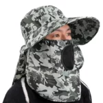 Chapeau de pluie camouflage au design militaire avec protection faciale, parfait pour pêche et activités en extérieur.