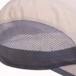 Casquette de pluie souple beige anti-UV avec couvre-nuque, rabat oreille, tissu imperméable et mesh gris pour ventilation optimale.