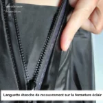 Fermeture éclair étanche d'un couvre-chaussures moto imperméable, design pratique pour une protection optimale sous la pluie.