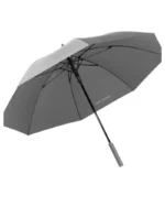 Grand parapluie 136 cm gris avec poignée élégante JUST CHASE, accessoire moderne et pratique pour une protection optimale contre la pluie.