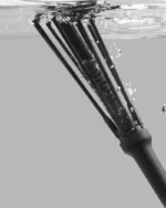 Grand parapluie 136 cm noir, robuste et étanche, idéal contre la pluie - Collection mode élégante et résistante.