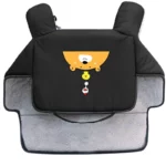 Tablier scooter noir avec manches, design ludique et personnage jaune, parfait pour protection pluie et confort optimal.