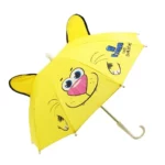 Parapluie enfant 3D jaune avec oreilles de chat, visage souriant, design ludique et pratique pour les jours de pluie.