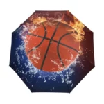 Parapluie enfant pliant design basketball, ballon entouré de flammes et d'eau, accessoire stylé pour jeunes fans de sport.